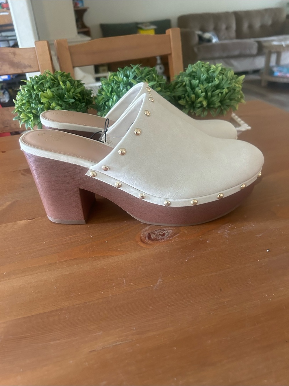 NWT Time and Tru Women's Faux Leather Studded Clogs with Block Heels Size 10